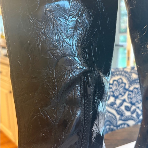 Black Knee-High Women's Boots wandering boot - Picture 3 of 3